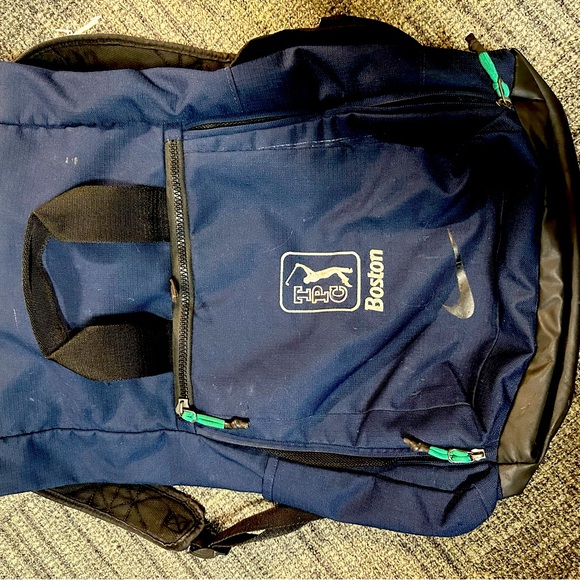 Large Nike TPC Boston Backpack with computer storage. - Picture 7 of 8